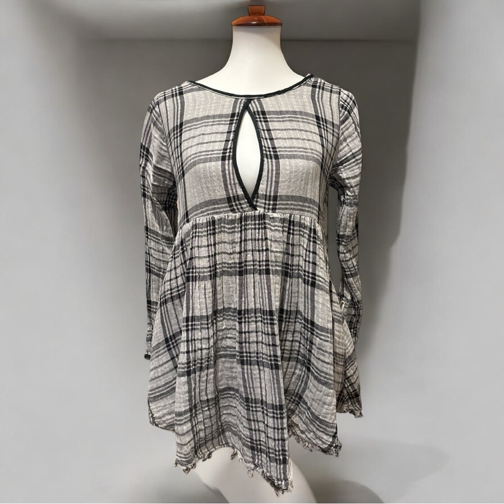 FREE PEOPLE Women’s Swing Me Baby Frayed
Hem Tunic Size Small Petite